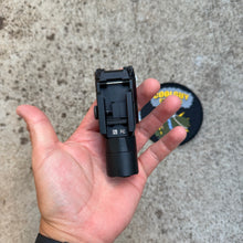 Load image into Gallery viewer, Surefire X300U-B w(R)AFFLE READ THE DESCRIPTION BEFORE PURCHASING