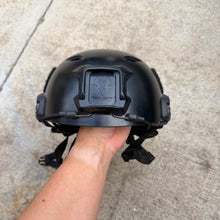 Load image into Gallery viewer, Opscore Black M/L FAST BUMP Helmet w(R)AFFLE