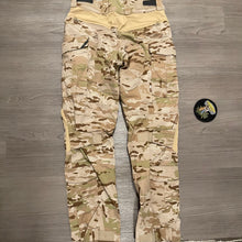 Load image into Gallery viewer, Crye Precision Multicam Arid 32R G3 Combat Pants
