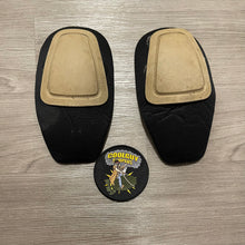 Load image into Gallery viewer, Crye Precision Tan Gen 2 Knee Pads
