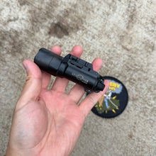 Load image into Gallery viewer, Surefire X300U-A w(R)AFFLE READ THE DESCRIPTION BEFORE PURCHASING