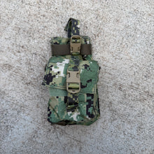 Load image into Gallery viewer, Eagle Industries AOR 2 Mbitr Radio w/ battery pouch
