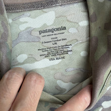 Load image into Gallery viewer, Faded Patagonia Lost Arrow Solutions Multicam Large Regular 3 Season Combat Shirt
