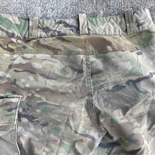 Load image into Gallery viewer, Salty Patagonia 34 Regular Multicam L9 Combat Pants
