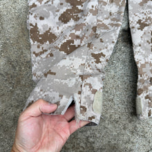 Load image into Gallery viewer, Crye Precision AOR 1 32 Long NC Combat Pants
