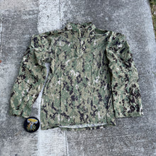 Load image into Gallery viewer, Patagonia AOR 2 Large Long L9 Combat Shirt
