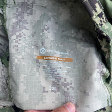 Load image into Gallery viewer, Crye Precision AOR 2 32 Long G3 Combat Pants
