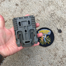 Load image into Gallery viewer, Safariland Green QLS Fork + Receiver Plate
