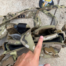 Load image into Gallery viewer, HRT Tactical Multicam Maximus Placard Chest Rig Setup
