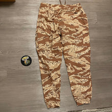 Load image into Gallery viewer, Qilo Desert Tigerstripe XL Cargo Jogger Pants
