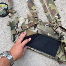 Load image into Gallery viewer, Surus Operations Multicam Macro Expander Chest Rig Setup
