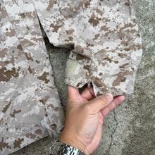 Load image into Gallery viewer, Crye Precision AOR 1 32 Long NC Combat Pants
