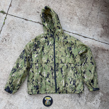 Load image into Gallery viewer, Qilo Tactical x SC Irregulars AOR 2 Large Gen III Retro Winbreaker Jacket
