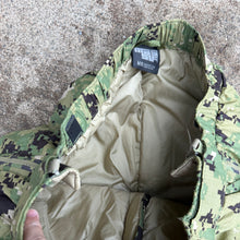 Load image into Gallery viewer, Massif AOR 2 Medium Regular Level 7 PCU Cold Weather Pants
