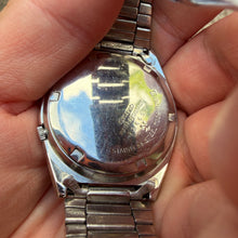 Load image into Gallery viewer, Vintage 1978 Seiko 5 Day Date 7009-3110 Automatic Watch
