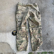 Load image into Gallery viewer, Salty Patagonia 34 Regular Multicam L9 Combat Pants
