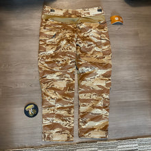 Load image into Gallery viewer, New Crye Precision Desert Tiger Stripe 36R G3 Combat Pants
