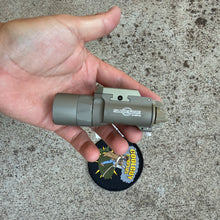 Load image into Gallery viewer, Surefire X300U-B w(R)AFFLE READ THE DESCRIPTION BEFORE PURCHASING
