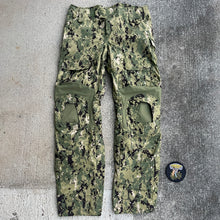 Load image into Gallery viewer, Crye Precision AOR 2 32 Long NC Combat Pants
