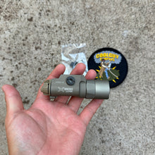 Load image into Gallery viewer, Surefire X300U-B w(R)AFFLE READ THE DESCRIPTION BEFORE PURCHASING

