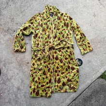 Load image into Gallery viewer, Tachuntfish WRMFZY XL Frog Bath Robe
