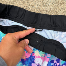 Load image into Gallery viewer, Tachuntfish XL Athletic Shorts
