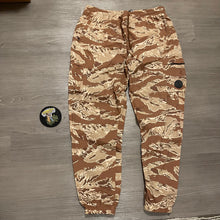 Load image into Gallery viewer, Qilo Desert Tigerstripe XL Cargo Jogger Pants
