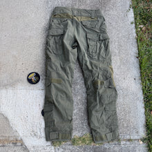 Load image into Gallery viewer, Crye Precision Ranger Green 34L AC Combat Pants w/ Airflex Knee Pads
