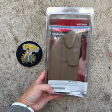 Load image into Gallery viewer, Safariland FDE Right Hand 7376-4772 Holster for a 226 w/ Light
