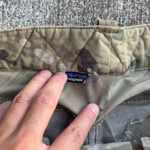 Load image into Gallery viewer, Salty Patagonia 34 Regular Multicam L9 Combat Pants
