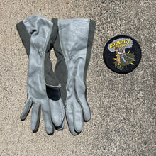 Load image into Gallery viewer, New USGI OD Size 9 Nomex Flyers Pilot Gloves
