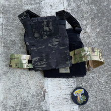 Load image into Gallery viewer, Axl Advanced Exclusive Shaw Concepts Multicam Black S/M Arc Carrier V2 Setup
