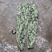 Load image into Gallery viewer, Patagonia AOR 2 Large Long L5 PCU Soft Shell Pants
