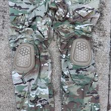 Load image into Gallery viewer, Crye Precision Multicam 36 Long G4 Combat Pants w/ Airflex Impact Combat Knee Pads
