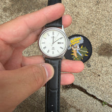 Load image into Gallery viewer, Vintage Late 1970s-early 1980s Quartz S2 100 Roman Numerals Day Date 6923-7010 Dress Watch
