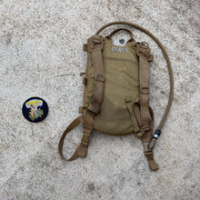 Load image into Gallery viewer, Surplus USMC Coyote Brown Hydration Pack
