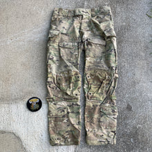 Load image into Gallery viewer, Salty Patagonia 34 Regular Multicam L9 Combat Pants
