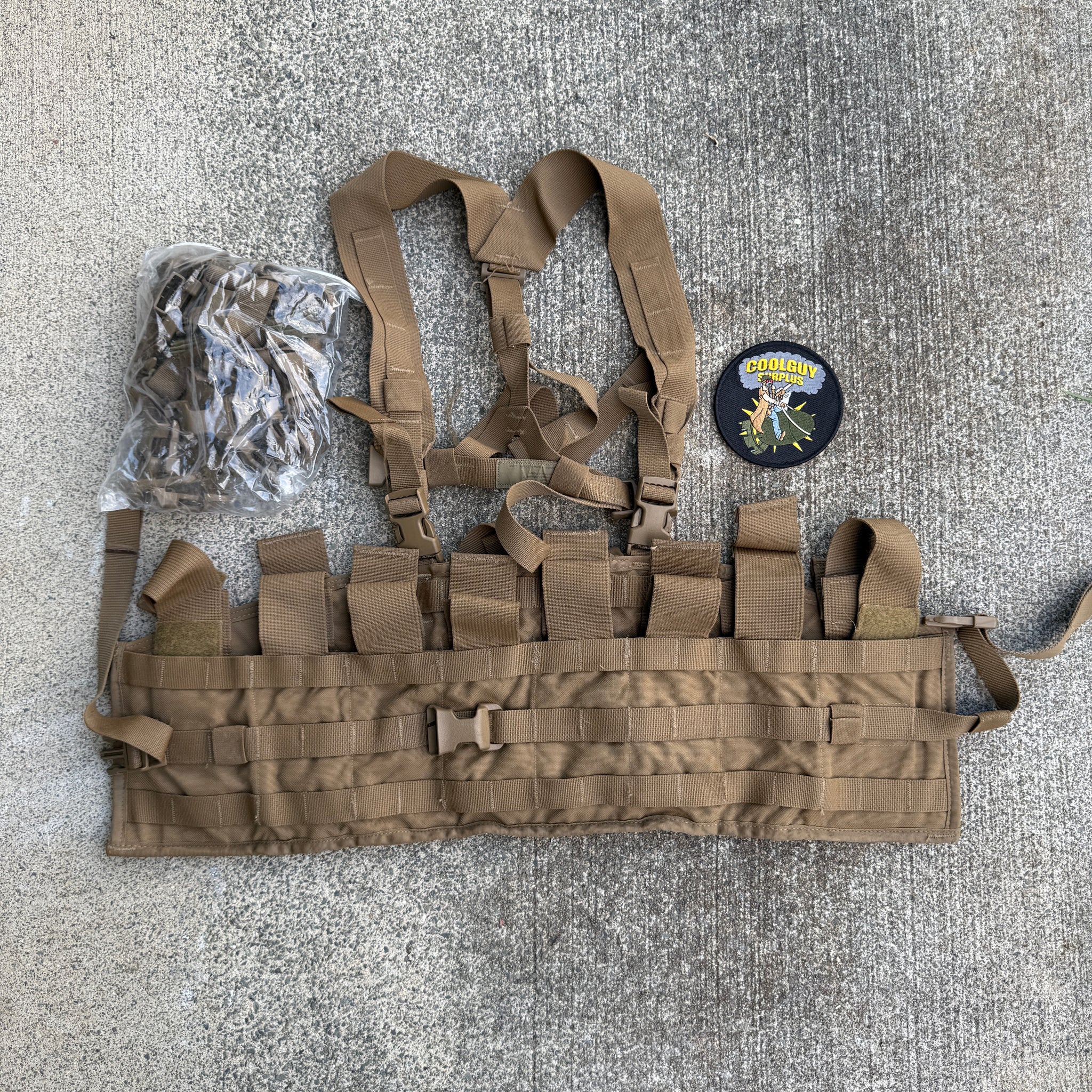 アメリカ海兵隊 チェストリグ USMC CHEST RIG コヨーテブラウン USMC Chest Rig / Tap Vest Coyote Brown with Repair Kit NOS