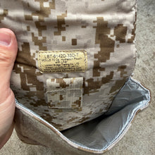 Load image into Gallery viewer, London Bridge Trading AOR 1 6142D 70oz Insulated Hydration Pouch
