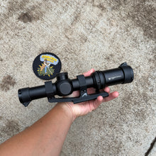 Load image into Gallery viewer, Vortex 1-8 w(R)AFFLE READ THE DESCRIPTION BEFORE PURCHASING

