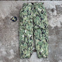 Load image into Gallery viewer, Massif AOR 2 Medium Regular Level 7 PCU Cold Weather Pants
