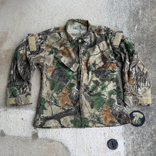 Load image into Gallery viewer, Raid Mod Real Tree Large Reg BDU Field Shirt
