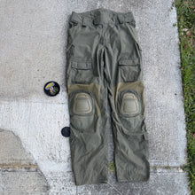 Load image into Gallery viewer, Crye Precision Ranger Green 34L AC Combat Pants w/ Airflex Knee Pads
